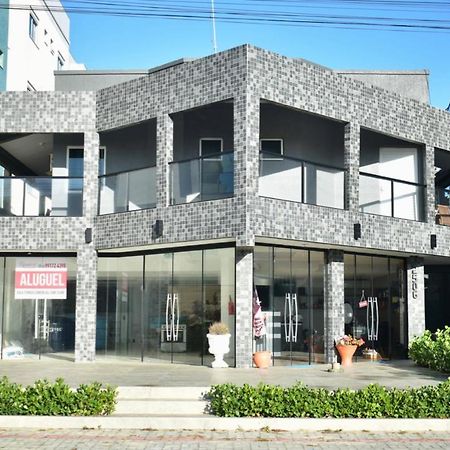 דירות בומבינאס Residencial Melfi 3 Ap.1 Frente מראה חיצוני תמונה