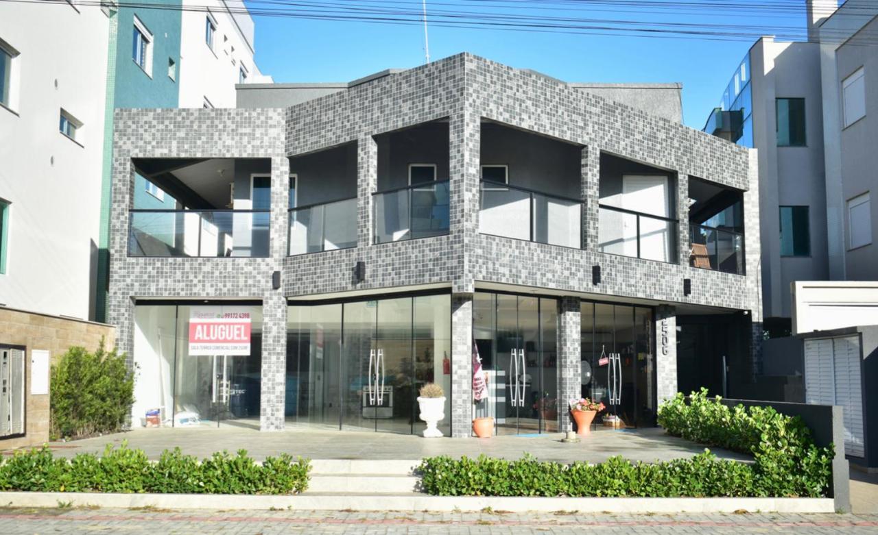 דירות בומבינאס Residencial Melfi 3 Ap.1 Frente מראה חיצוני תמונה